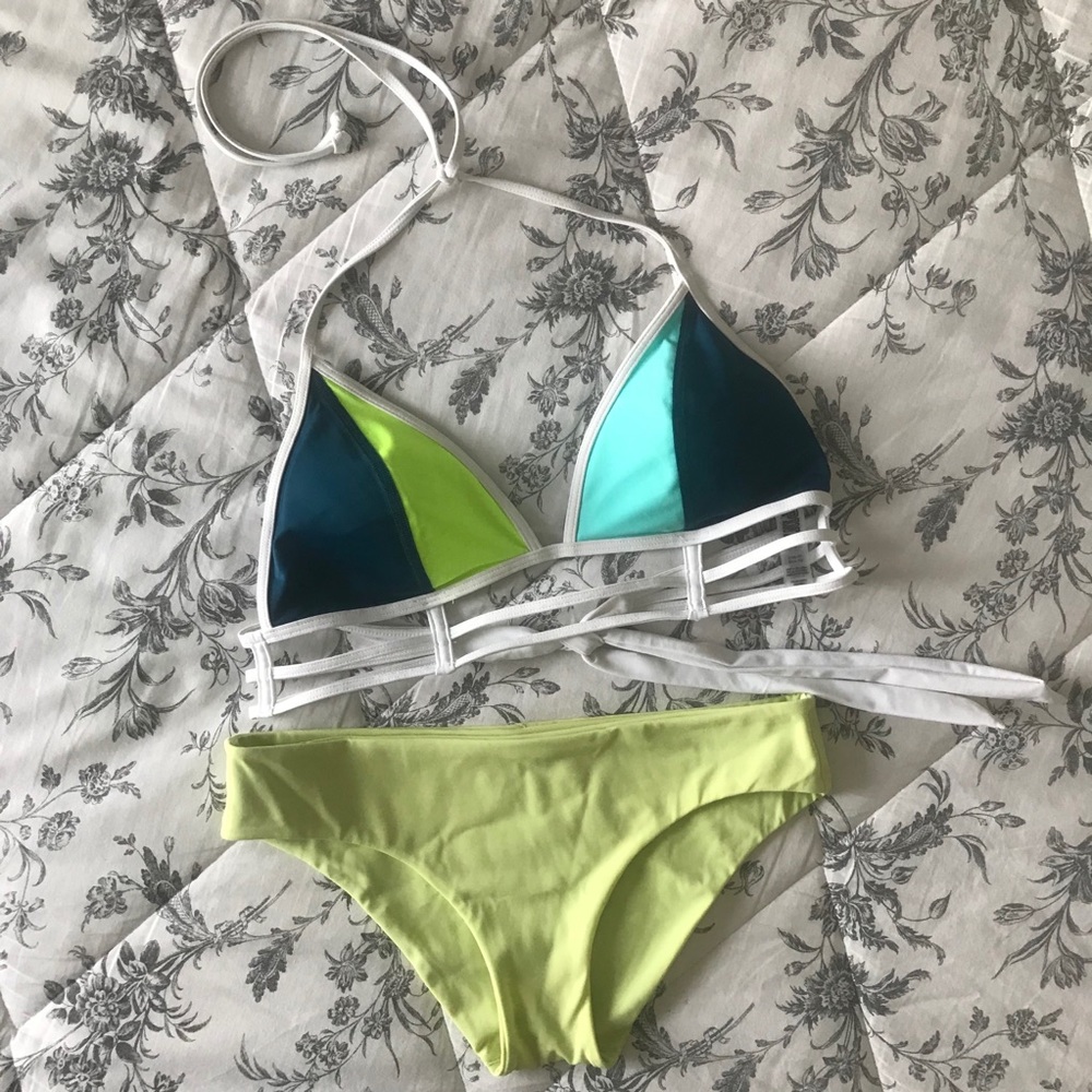 PINK VS SWIMSUIT